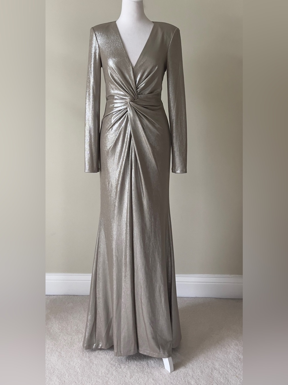 Eliza J Metallic Twist-Front Long Sleeve V-Neck Mermaid Maxi Dress NWOT Size 6